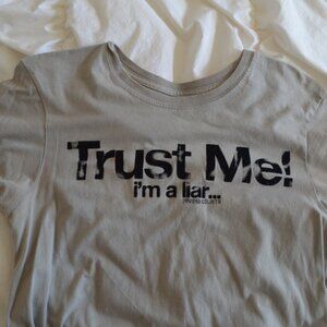 "Trust Me! I'm a Liar..." Vintage Men's Funny T-Shirt